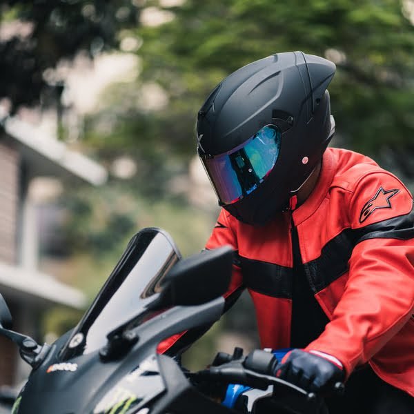 X2 Helmet 2 GearX X2- Matt Black (Free Smoke Visor & Spoiler)