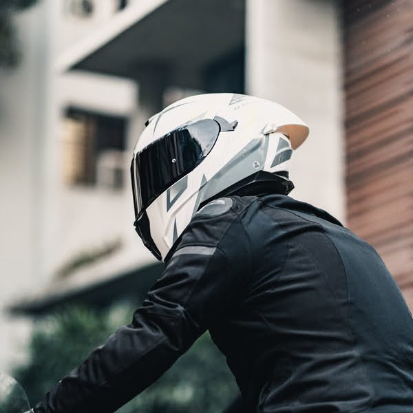 X2 Helmet Snow White 4 GearX X2- Snow White (Free Smoke Visor & Spoiler)