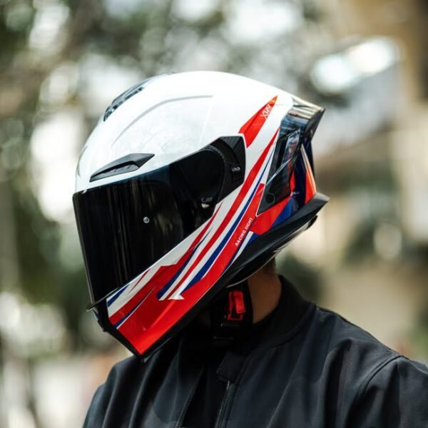 R1SV Supersonic White X Helmet R1SV - SuperSonic White (Clear & Black Visor Included)