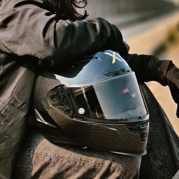 X3 Carbon Mania 2 GearX X3- Carbon Mania (ARMOR Shell| HEXAFORM Padding| Dual Jetstream Ventilation)